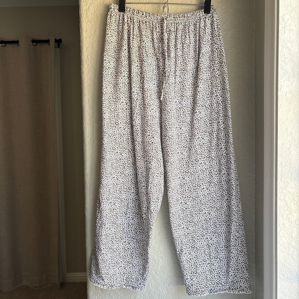 Women XL Leopard Print Pajama Pants White Brown Cotton Ruffle Hem Crop Stretch